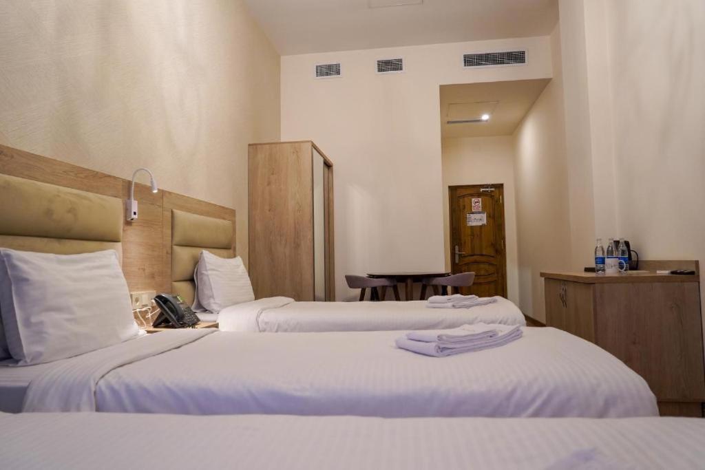 Kuma Hotel Gjumri Exterior foto